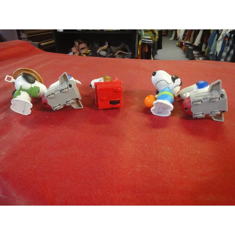 5 lot Peanuts Snoopy McDonalds happy meal toys 2018 basketball red barron camper